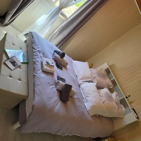 Au Petit Bonheur
