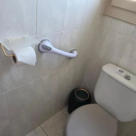 Au Petit Bonheur Panzió Hautefage-la-Tour