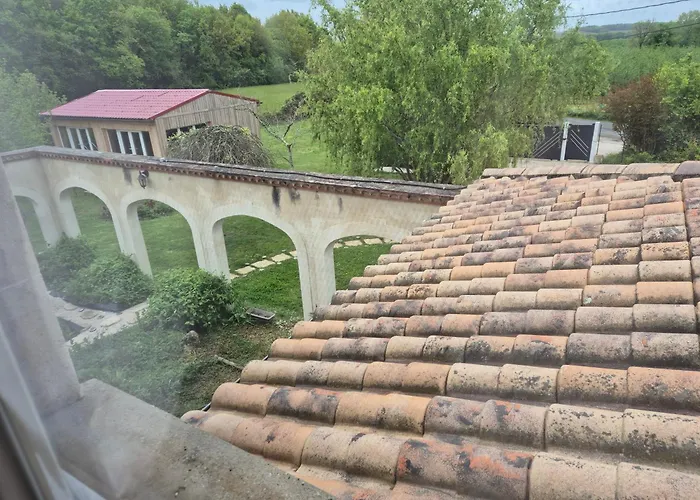 Au Petit Bonheur Bed & Breakfast Hautefage-la-Tour