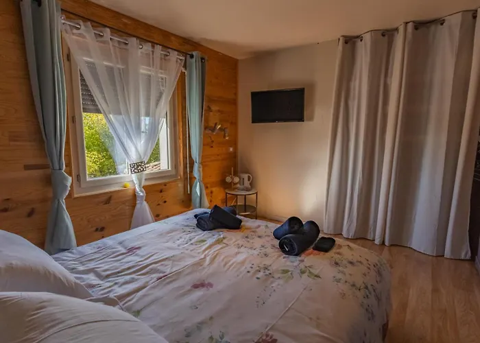 Au Petit Bonheur Bed & Breakfast
