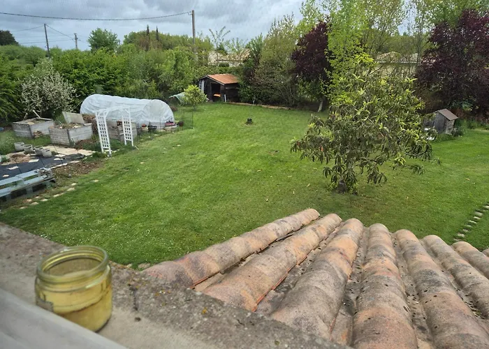 Au Petit Bonheur Bed & Breakfast Hautefage-la-Tour