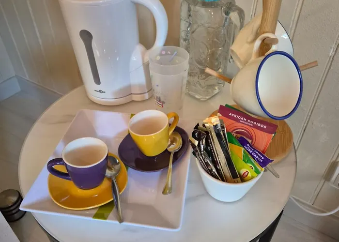 Au Petit Bonheur Bed & Breakfast *